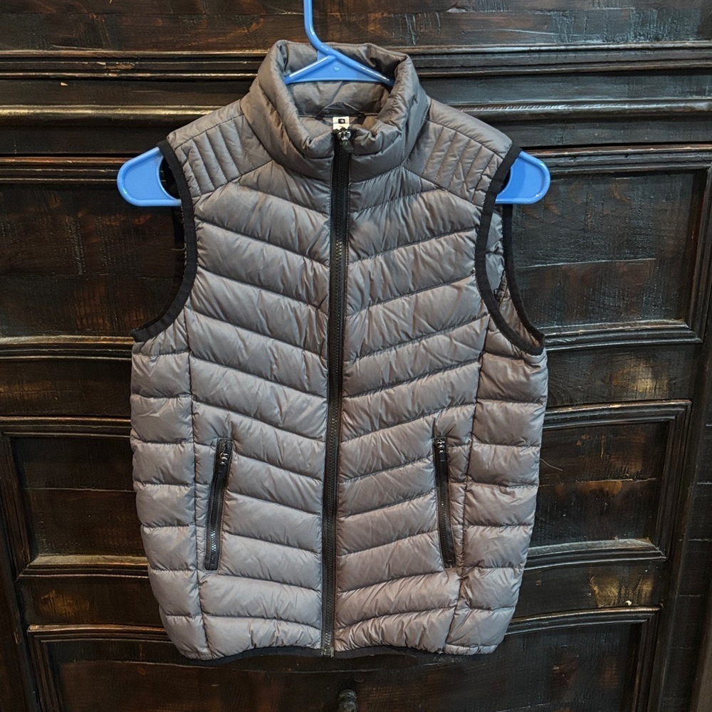 Fabletics Fenway down puffer vest size Small